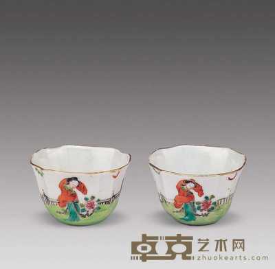 清 同治粉彩人物酒杯（一对） 口径5.8cm